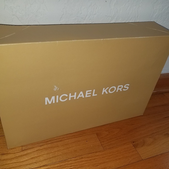 New set $450 wallet+bag Authentic Michael Kors - Picture 11 of 11